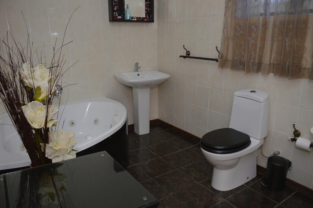 Two Bells Guest House Bloemfontein Oda fotoğraf