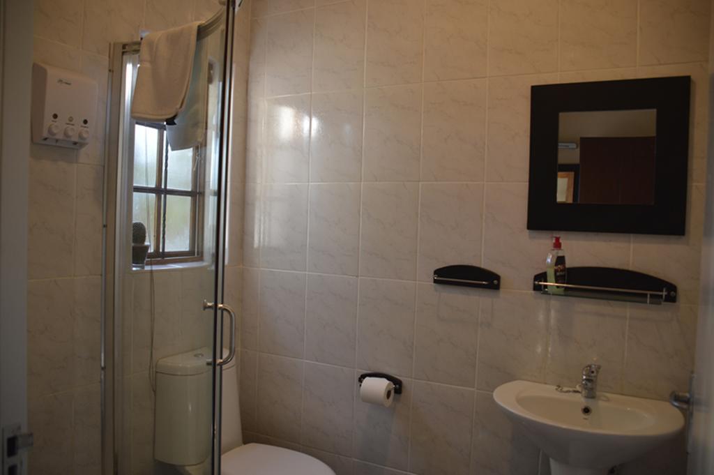 Two Bells Guest House Bloemfontein Oda fotoğraf