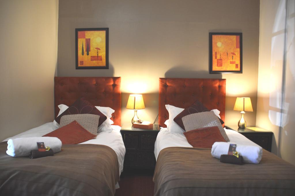 Two Bells Guest House Bloemfontein Oda fotoğraf