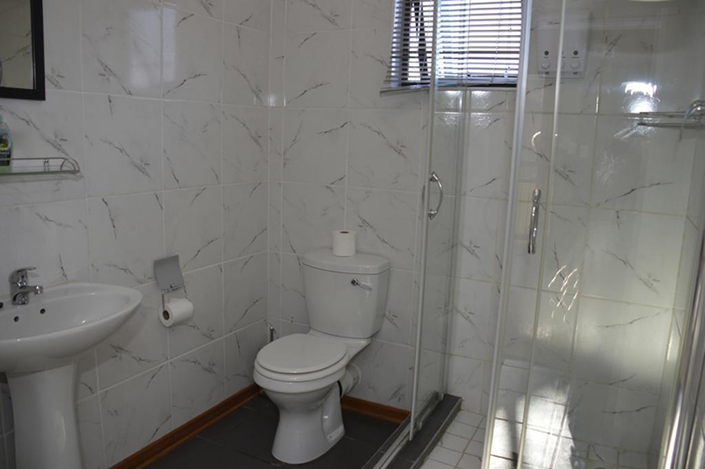 Two Bells Guest House Bloemfontein Dış mekan fotoğraf
