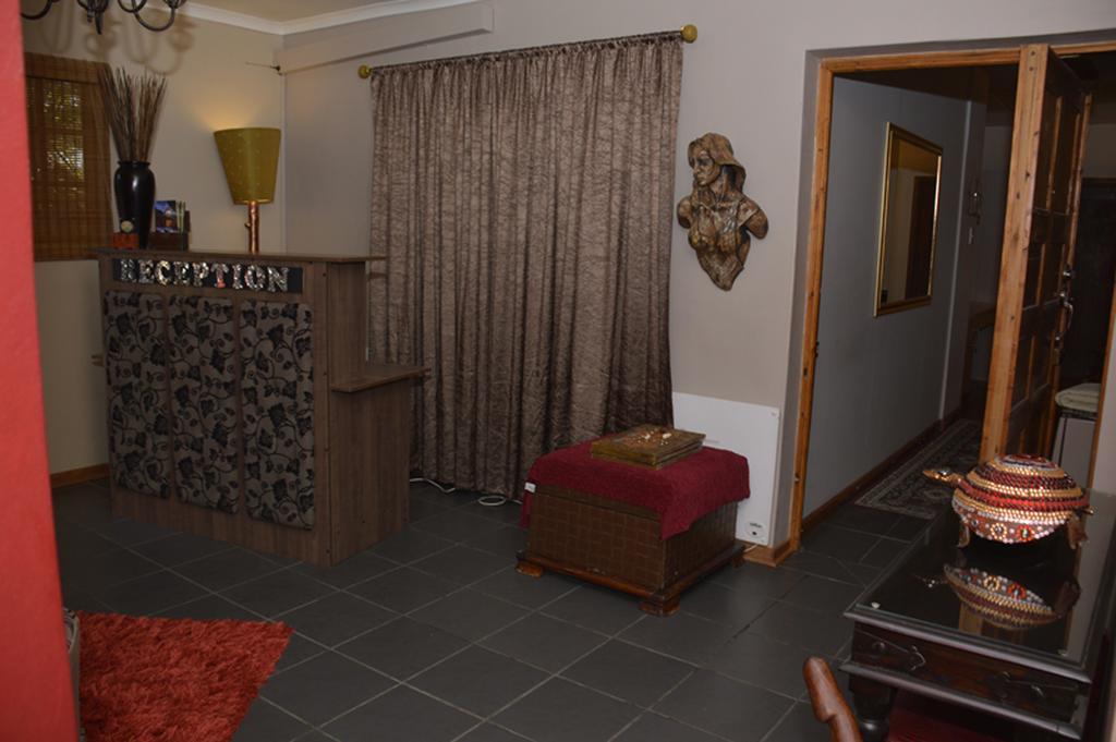 Two Bells Guest House Bloemfontein Dış mekan fotoğraf